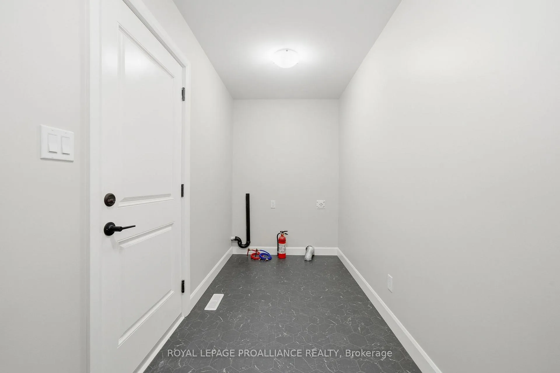 Photo 20 of 120 Hastings Park Drive, Belleville, Belleville Ward — HOMEH