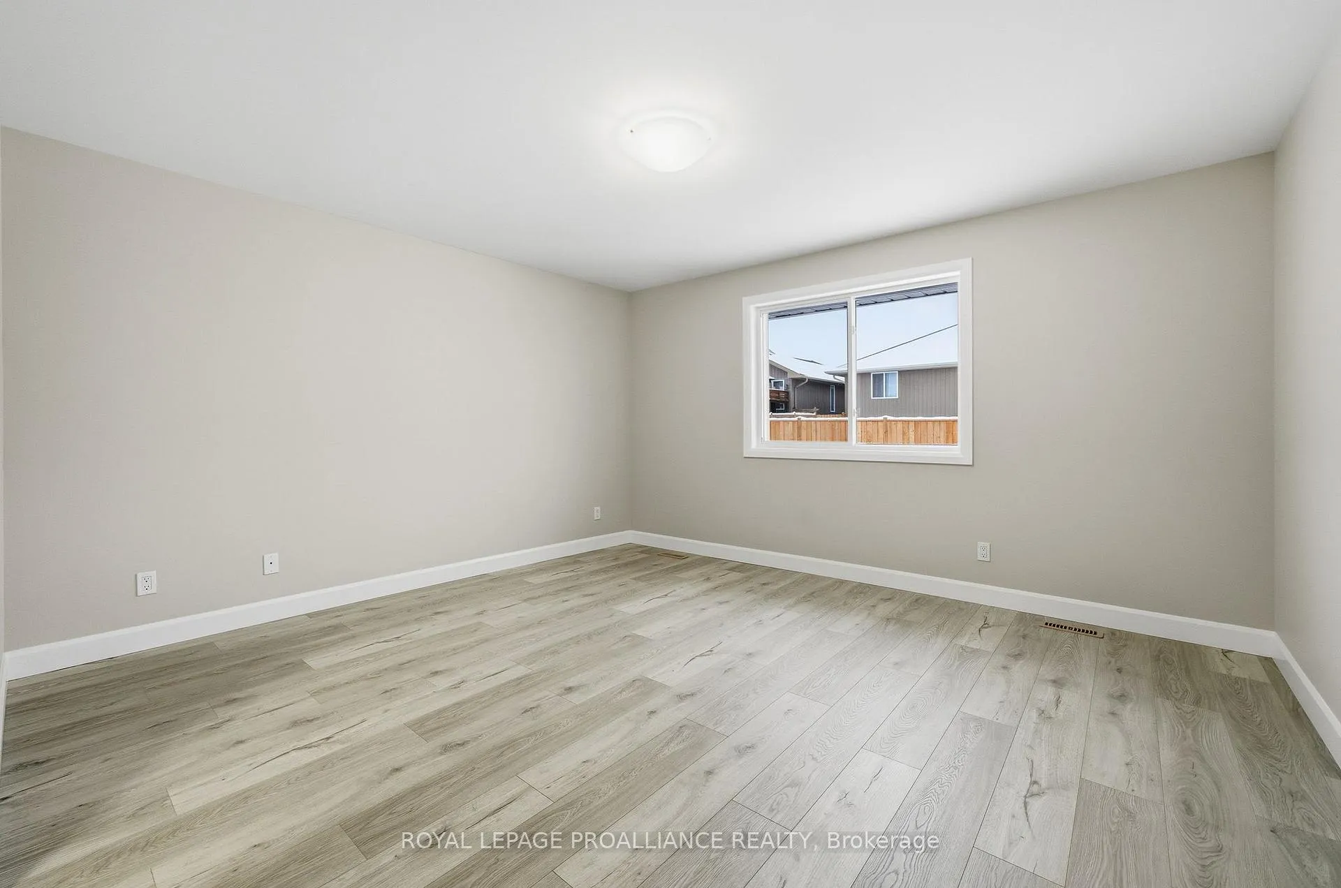 Photo 22 of 120 Hastings Park Drive, Belleville, Belleville Ward — HOMEH