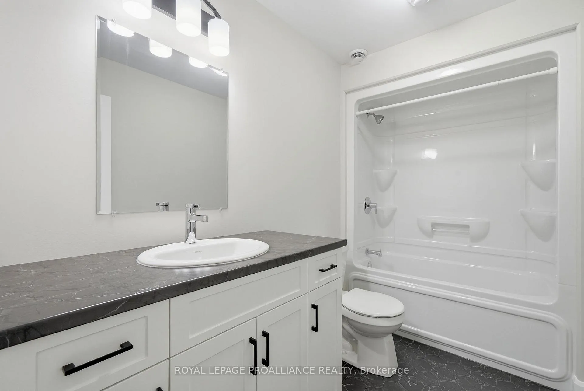 Photo 30 of 120 Hastings Park Drive, Belleville, Belleville Ward — HOMEH