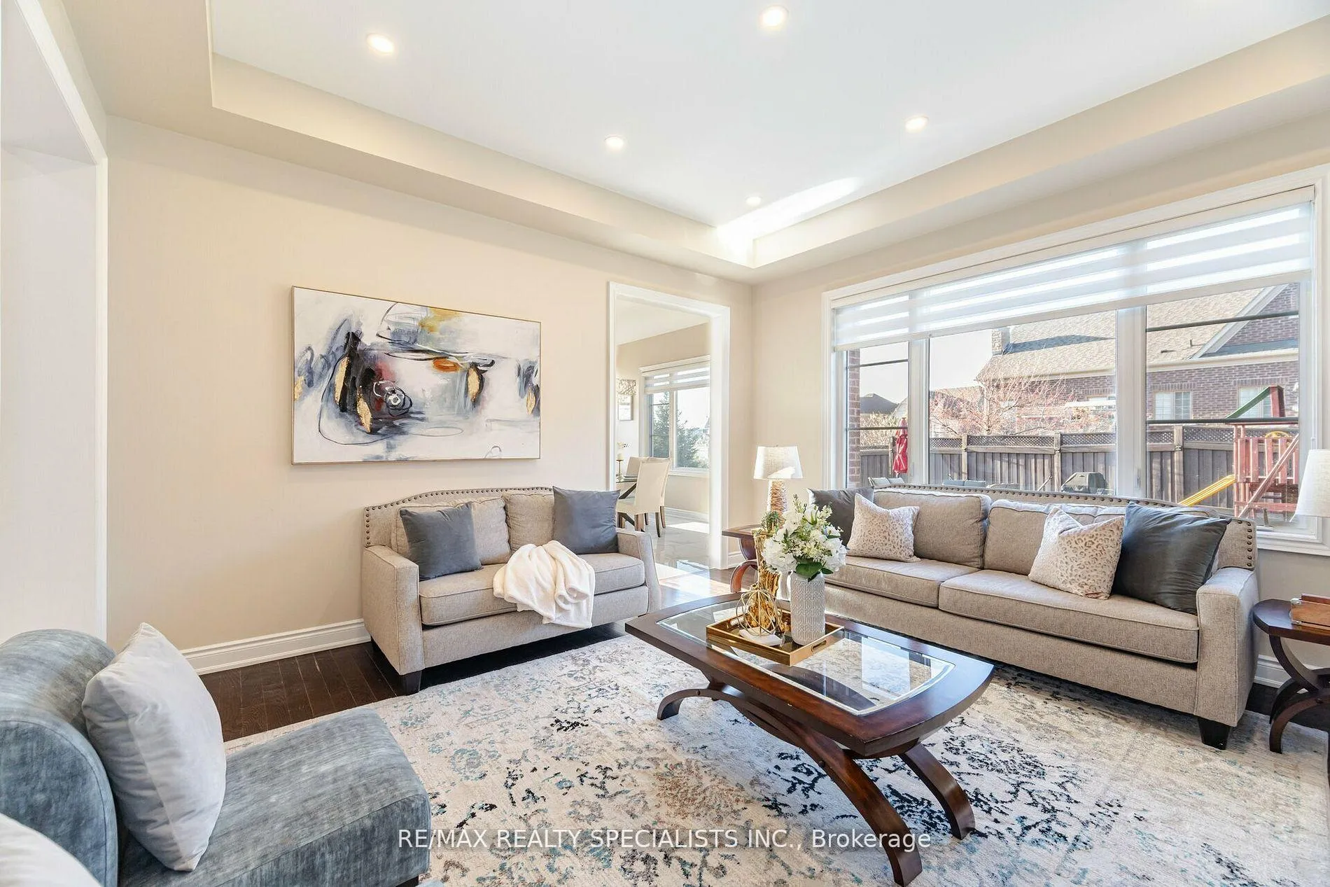 Photo 12 of 8 Herringbone Crescent, Brampton, Toronto Gore Rural Estate — HOMEH