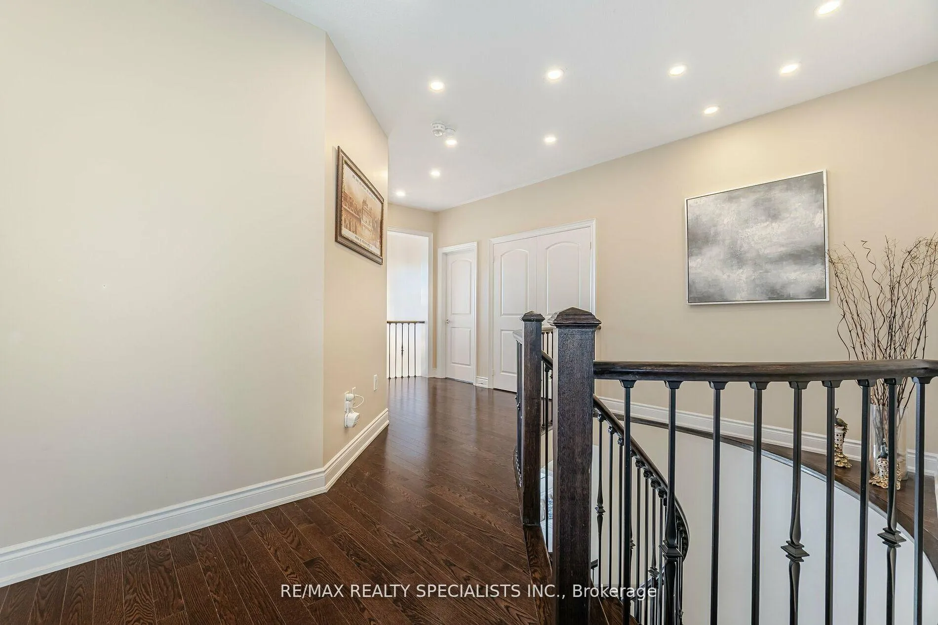 Photo 17 of 8 Herringbone Crescent, Brampton, Toronto Gore Rural Estate — HOMEH