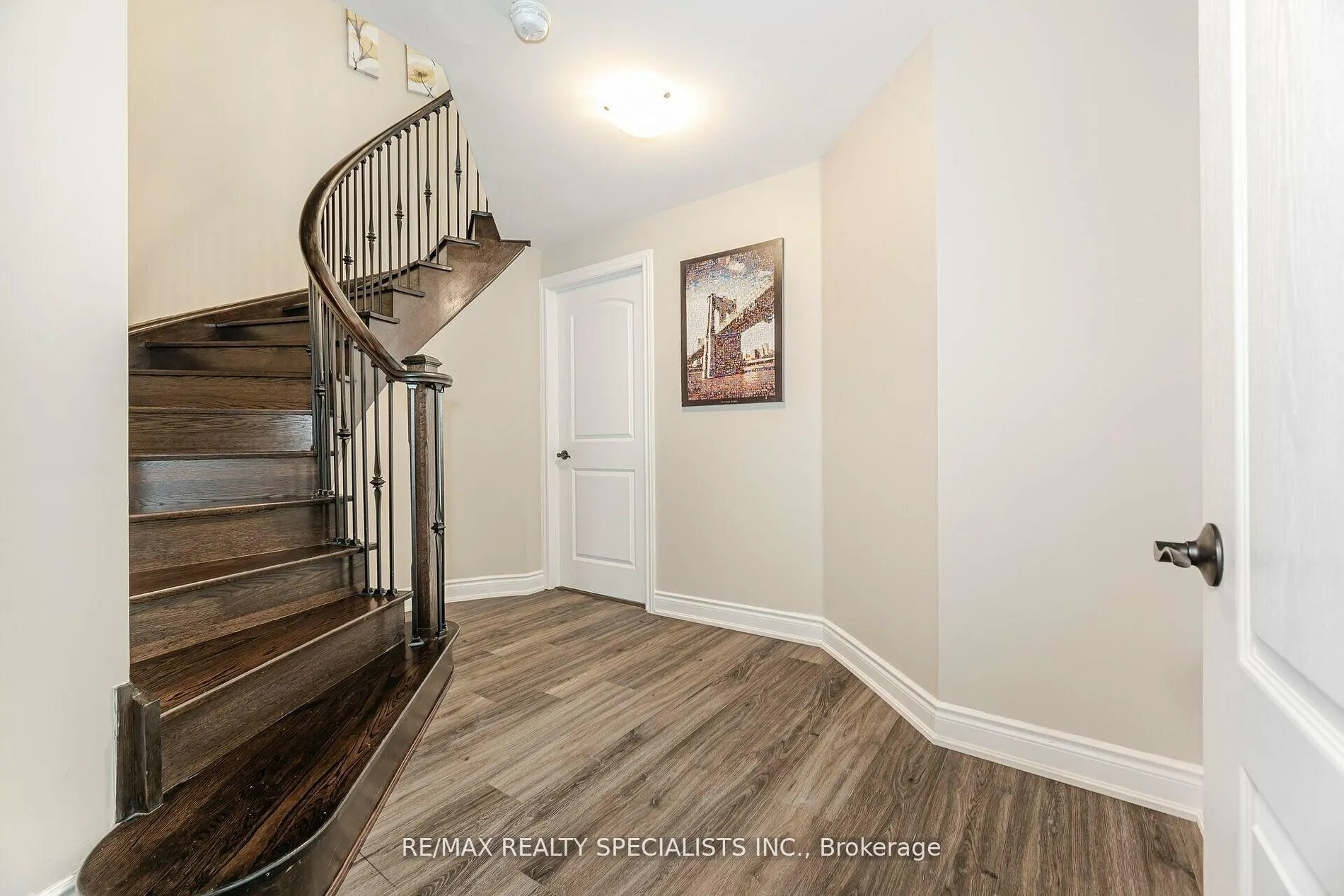 Photo 28 of 8 Herringbone Crescent, Brampton, Toronto Gore Rural Estate — HOMEH