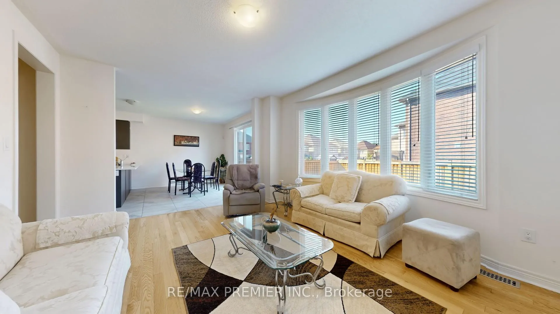 Photo 8 of 288 Elbern Markell Drive, Brampton, Credit Valley — HOMEH