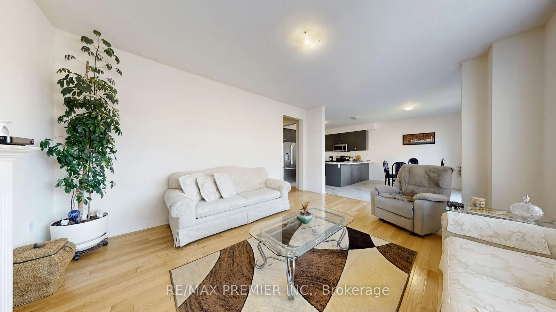 Photo 9 of 288 Elbern Markell Drive, Brampton, Credit Valley — HOMEH