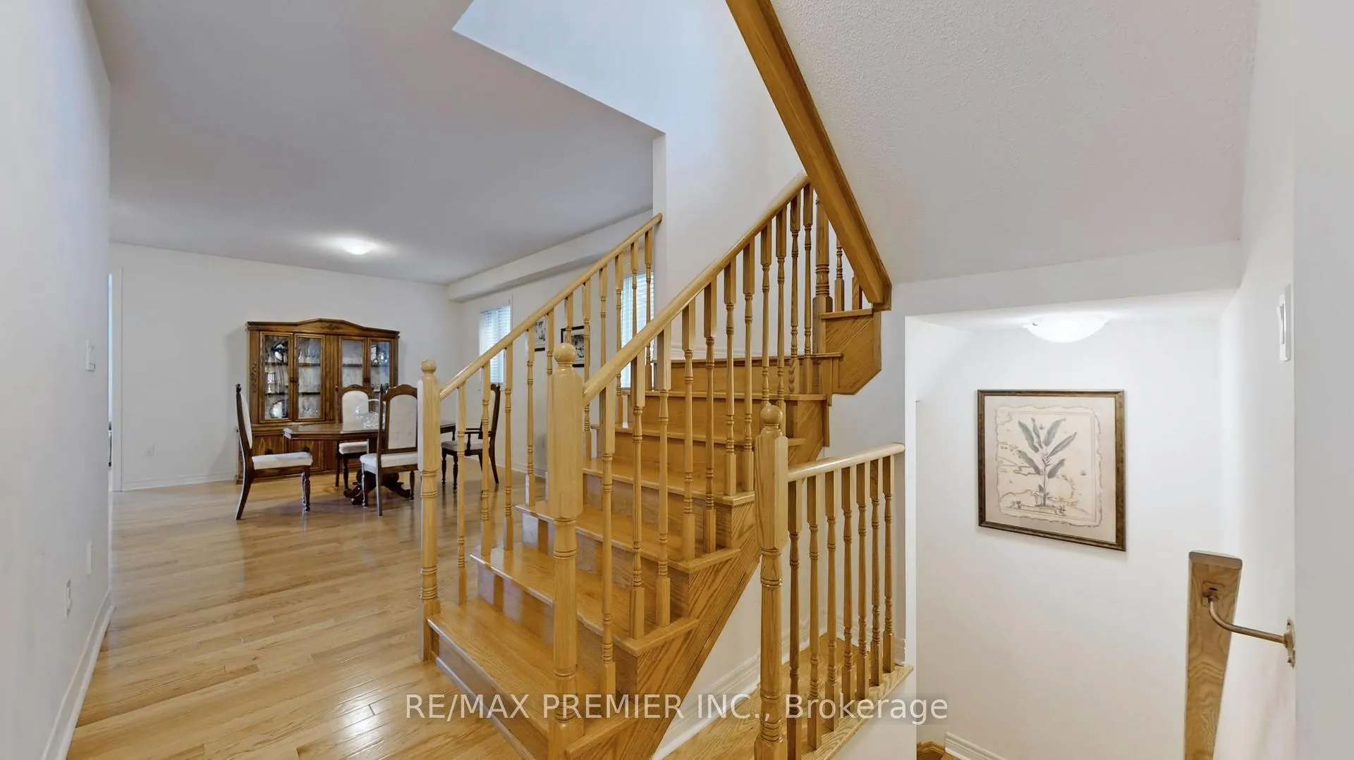 Photo 10 of 288 Elbern Markell Drive, Brampton, Credit Valley — HOMEH