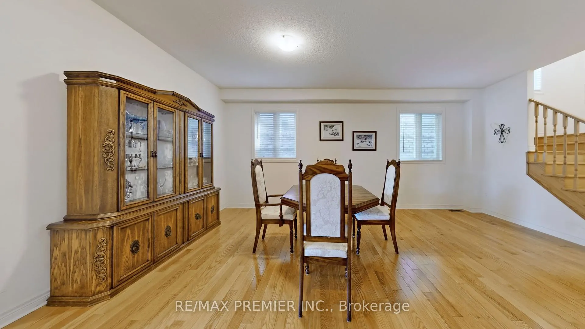 Photo 11 of 288 Elbern Markell Drive, Brampton, Credit Valley — HOMEH
