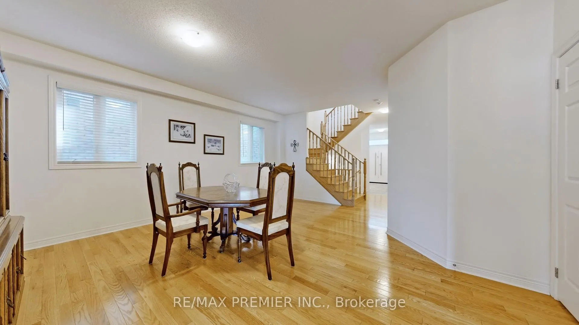Photo 13 of 288 Elbern Markell Drive, Brampton, Credit Valley — HOMEH
