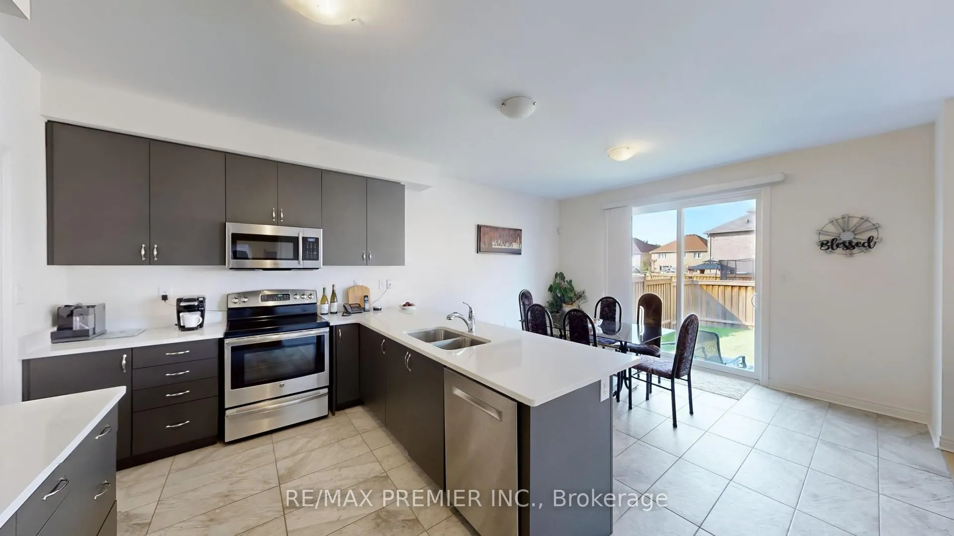 Photo 14 of 288 Elbern Markell Drive, Brampton, Credit Valley — HOMEH