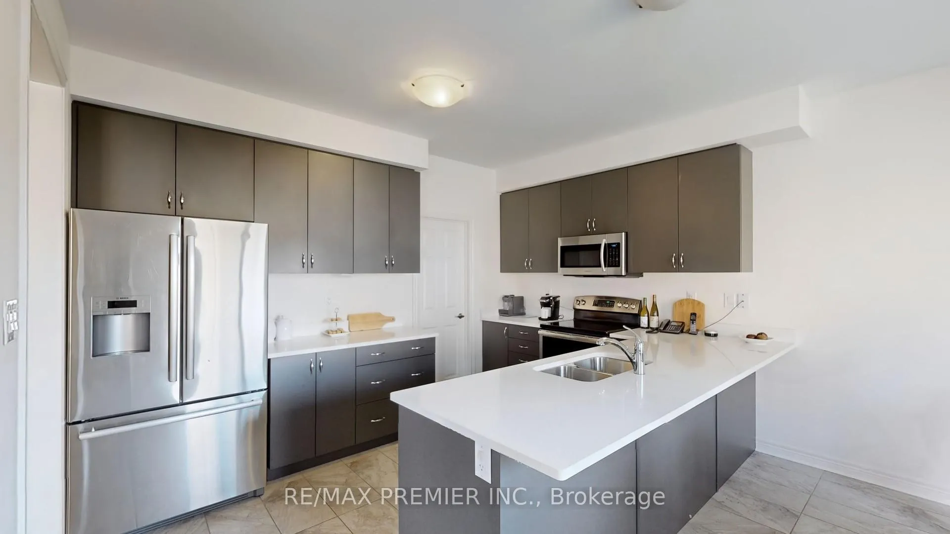 Photo 16 of 288 Elbern Markell Drive, Brampton, Credit Valley — HOMEH