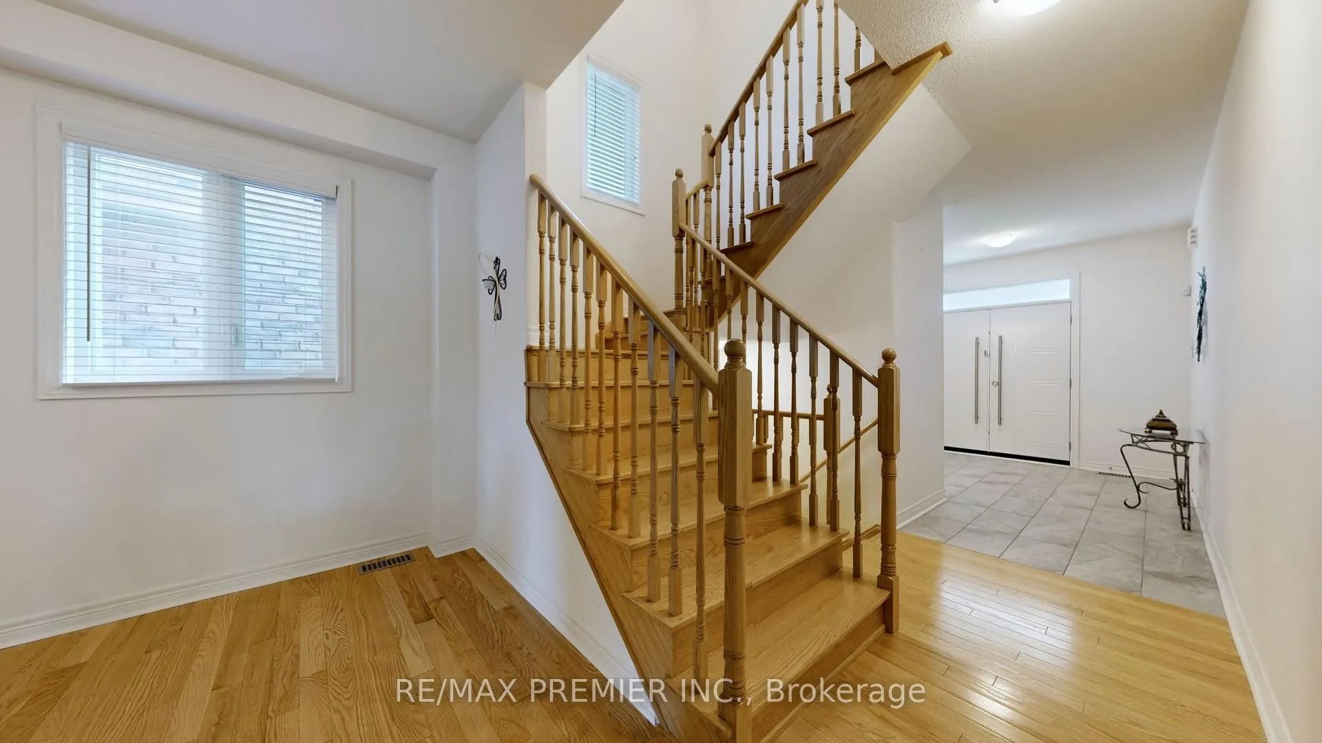 Photo 19 of 288 Elbern Markell Drive, Brampton, Credit Valley — HOMEH
