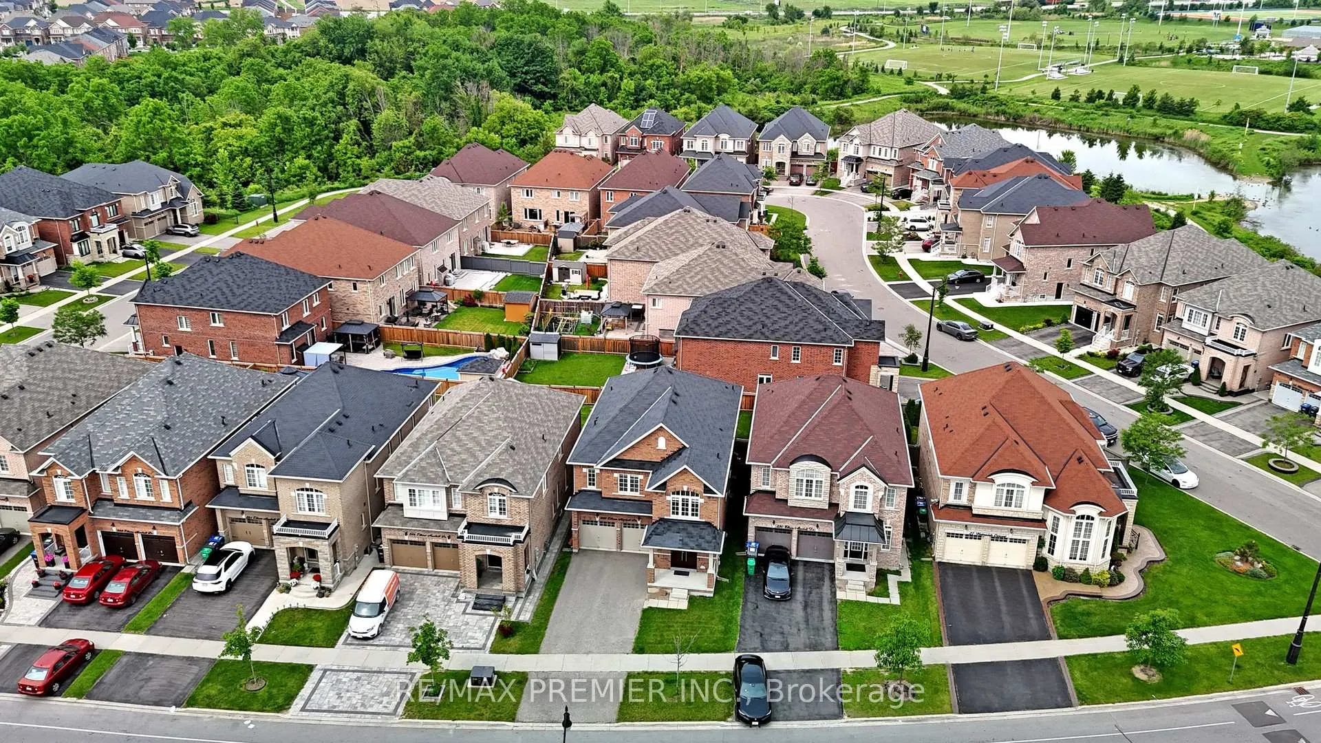 Photo 35 of 288 Elbern Markell Drive, Brampton, Credit Valley — HOMEH