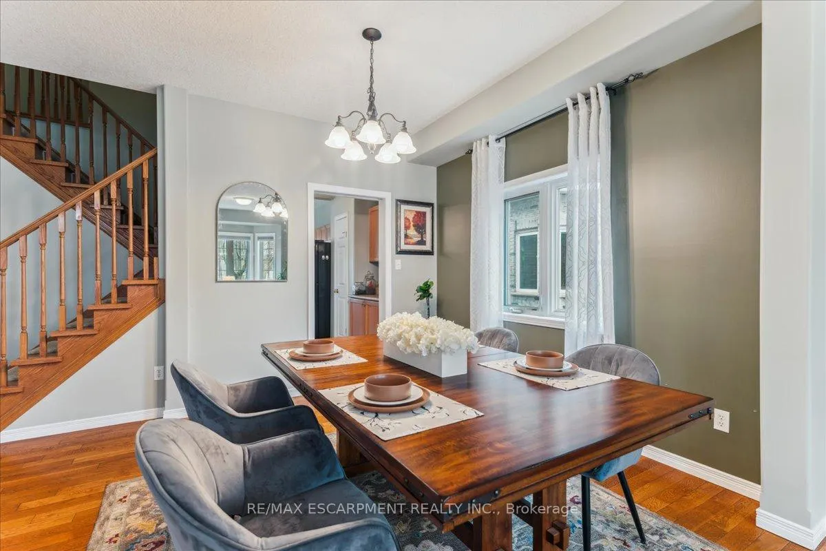 Photo 3 of 67 Ferris Drive, Wellesley — HOMEH
