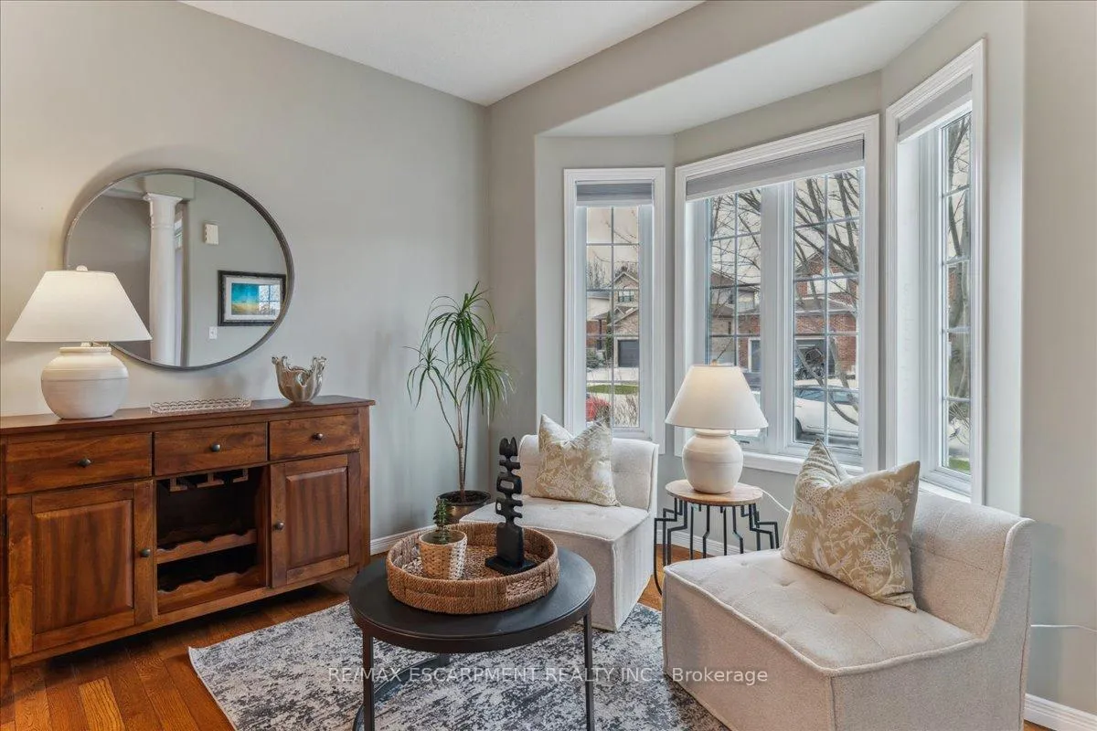 Photo 5 of 67 Ferris Drive, Wellesley — HOMEH