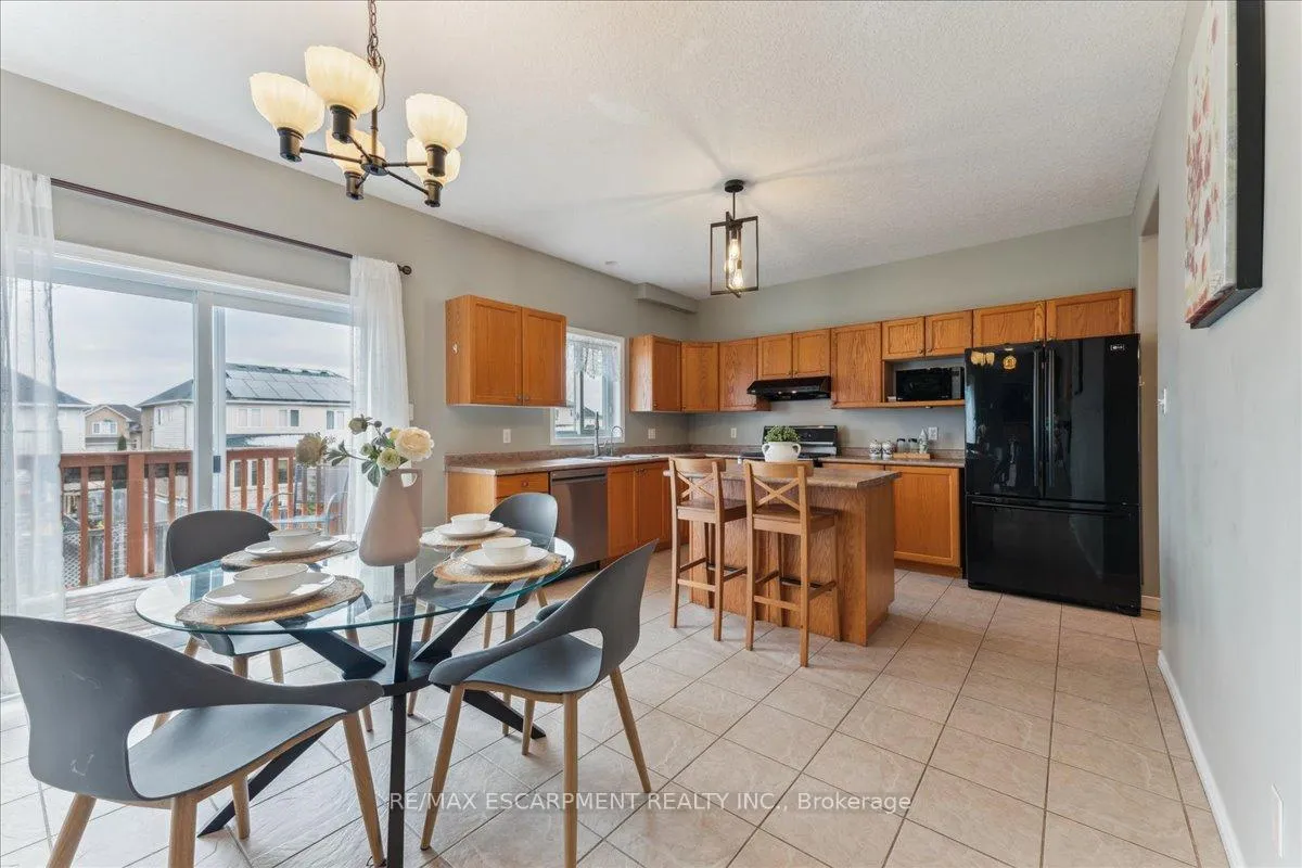 Photo 8 of 67 Ferris Drive, Wellesley — HOMEH