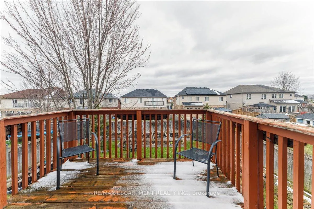Photo 16 of 67 Ferris Drive, Wellesley — HOMEH