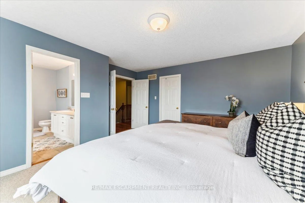Photo 20 of 67 Ferris Drive, Wellesley — HOMEH