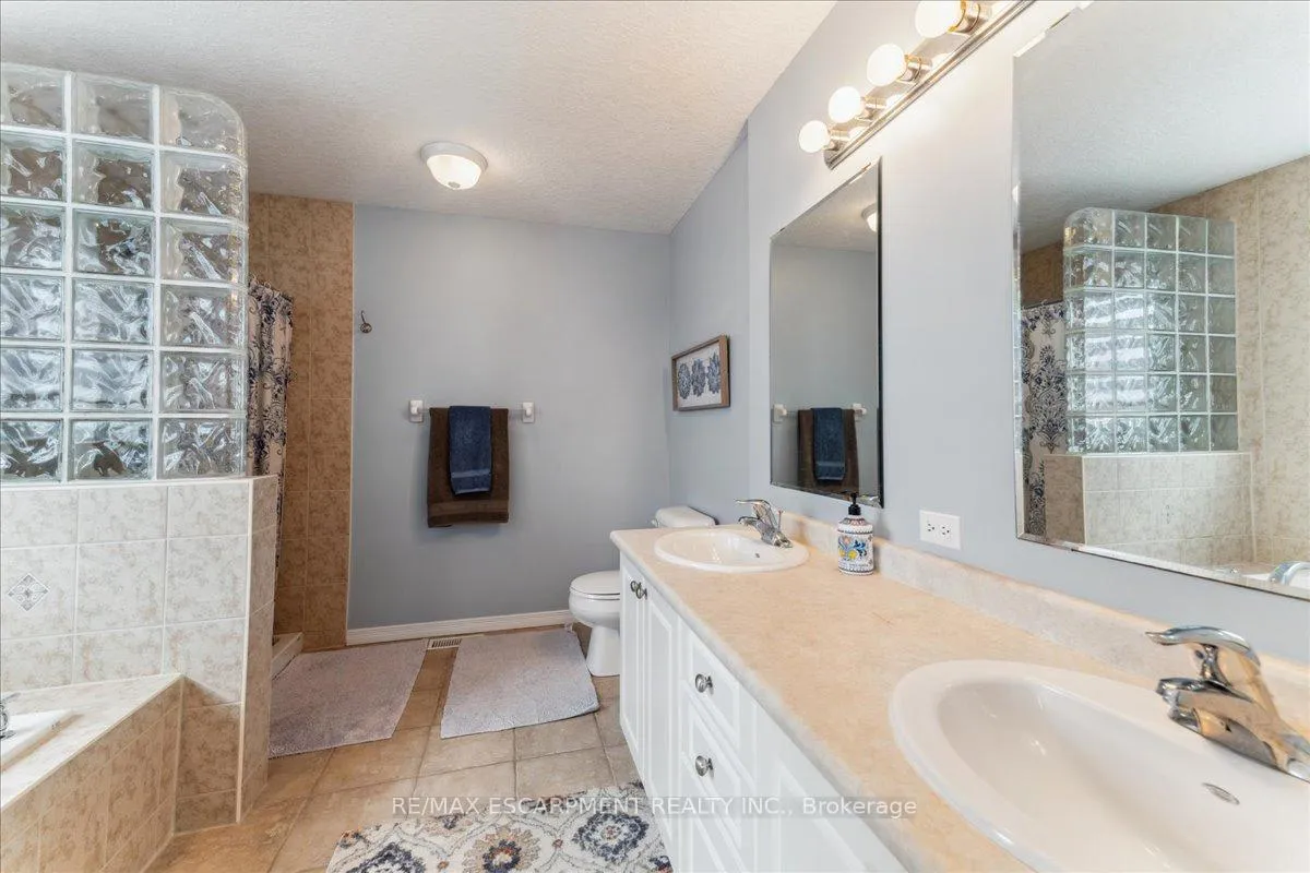 Photo 21 of 67 Ferris Drive, Wellesley — HOMEH