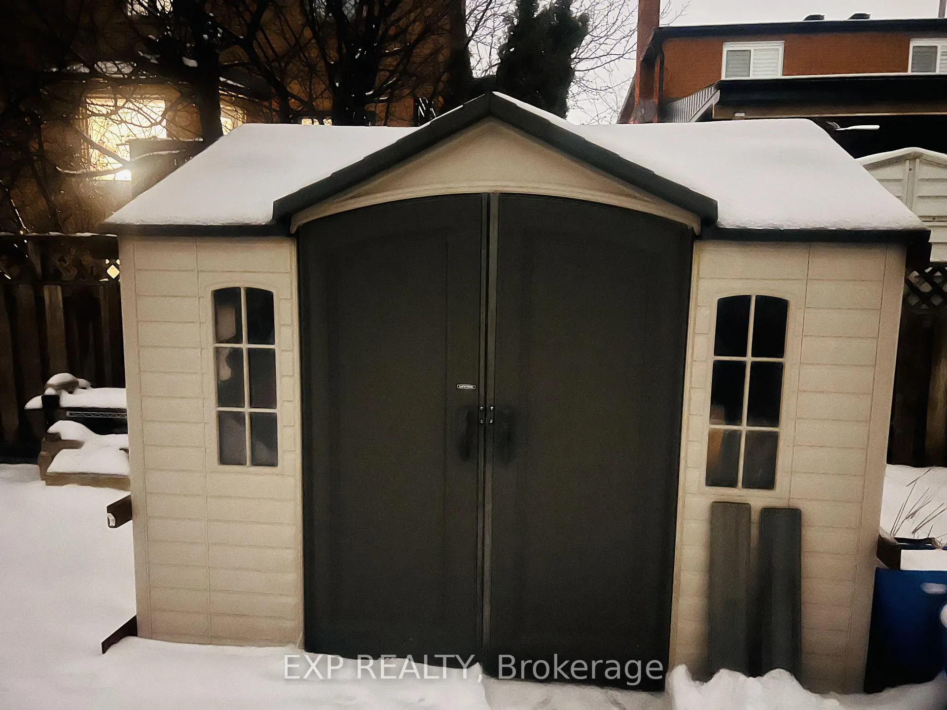Photo 2 of 153 Fifefield Drive, Vaughan, Maple — HOMEH