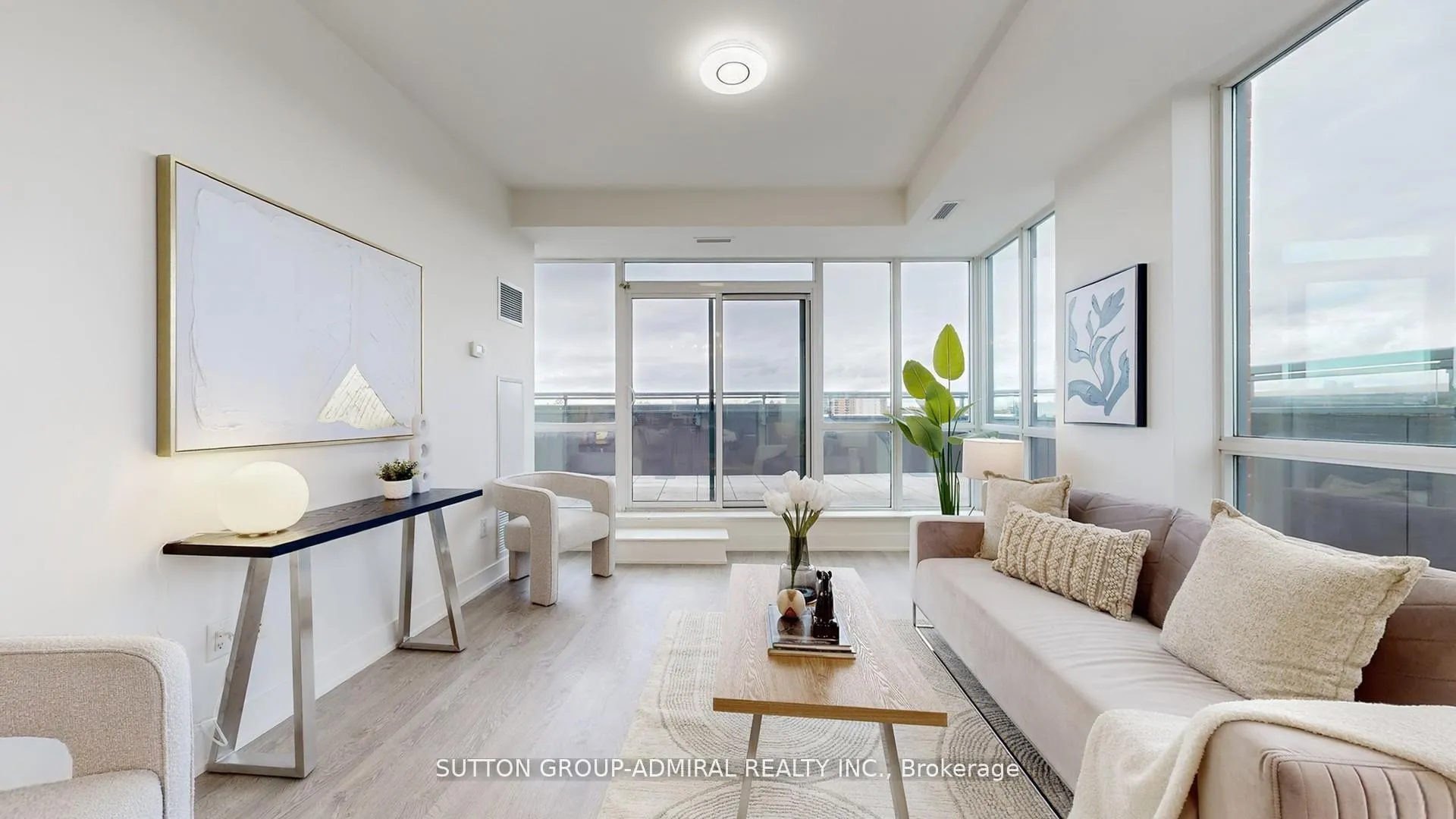 Photo 2 of Unit PH11, 7608 Yonge Street, Vaughan, Crestwood-Springfarm-Yorkhill — HOMEH