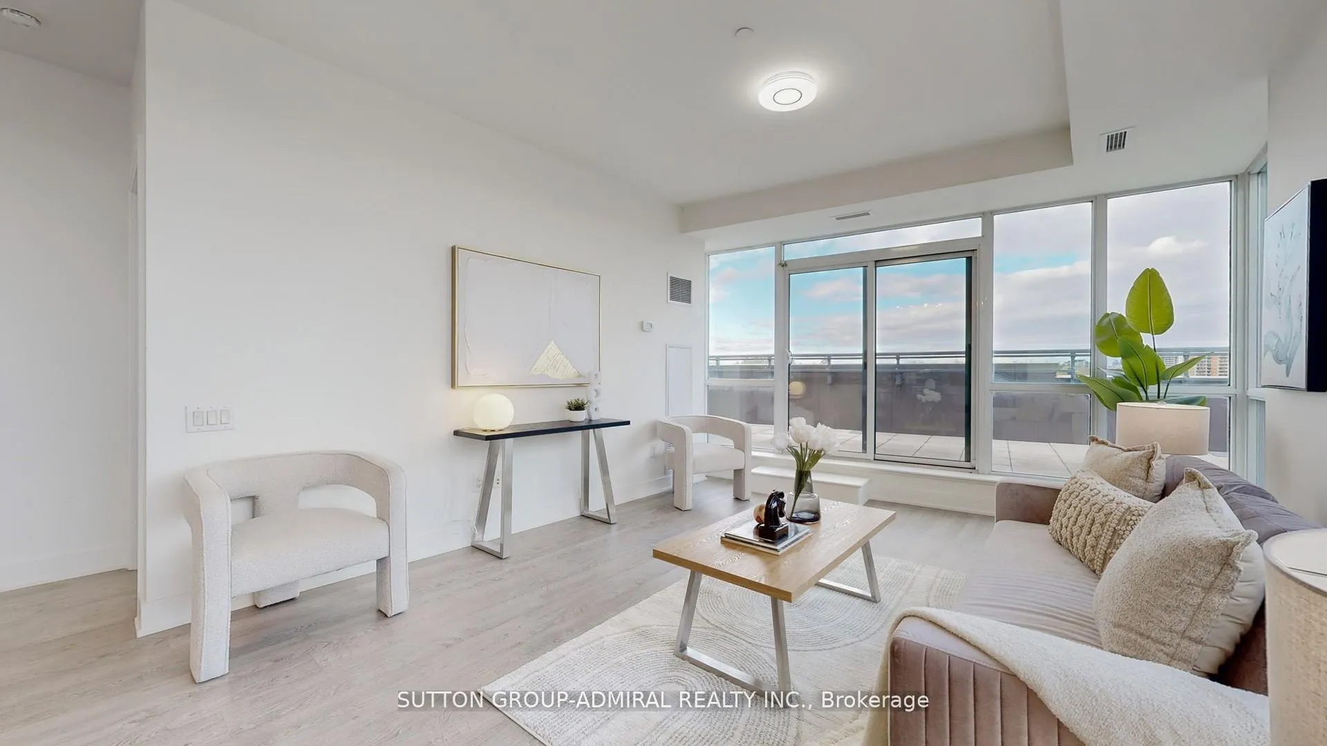 Photo 3 of Unit PH11, 7608 Yonge Street, Vaughan, Crestwood-Springfarm-Yorkhill — HOMEH