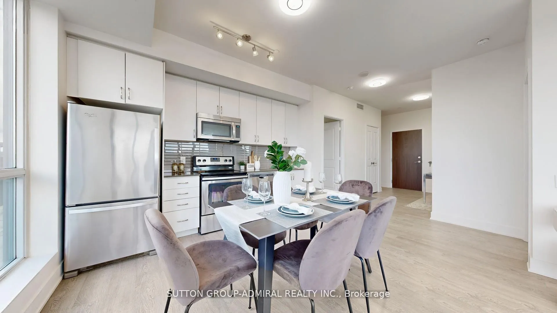Photo 9 of Unit PH11, 7608 Yonge Street, Vaughan, Crestwood-Springfarm-Yorkhill — HOMEH