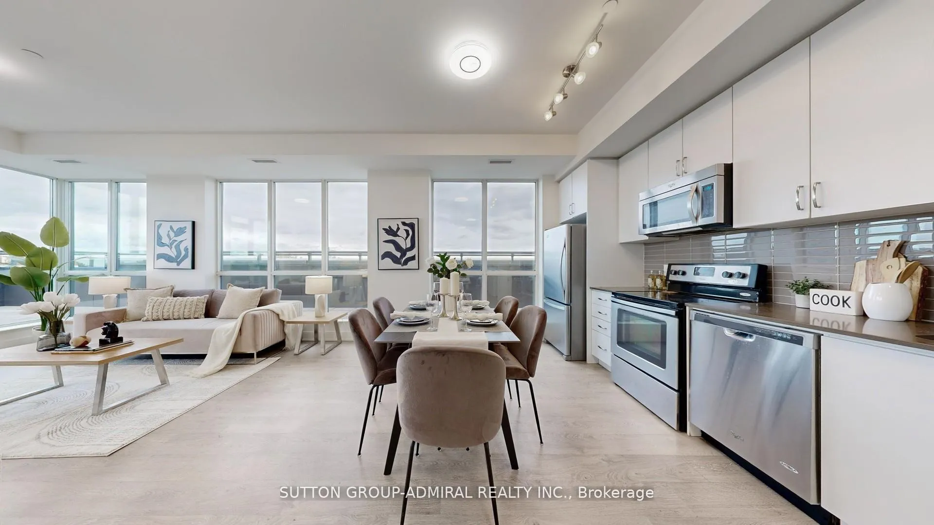 Photo 11 of Unit PH11, 7608 Yonge Street, Vaughan, Crestwood-Springfarm-Yorkhill — HOMEH