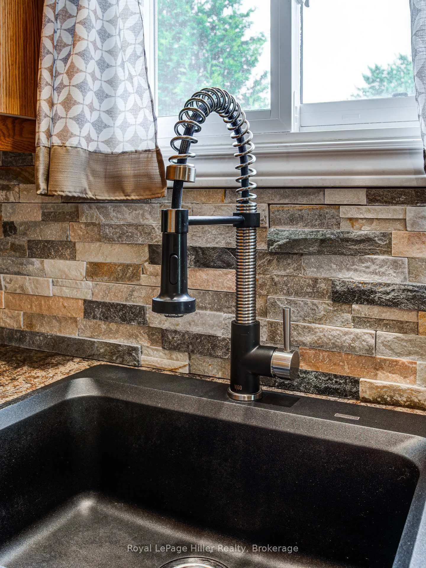 Photo 7 of 174 Birch Street, Perth East, Crystal Lake — HOMEH