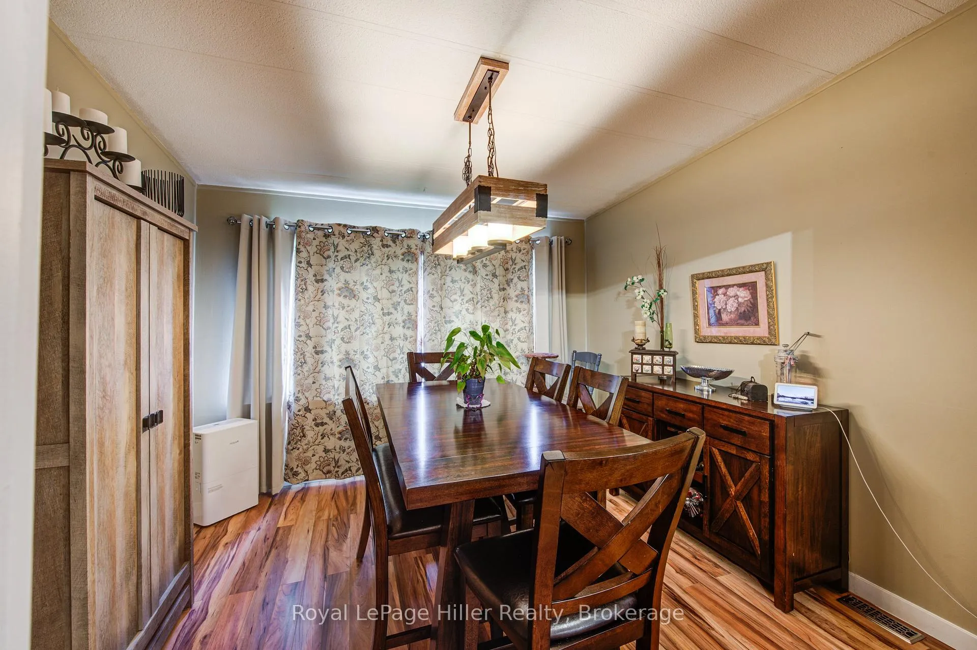 Photo 10 of 174 Birch Street, Perth East, Crystal Lake — HOMEH