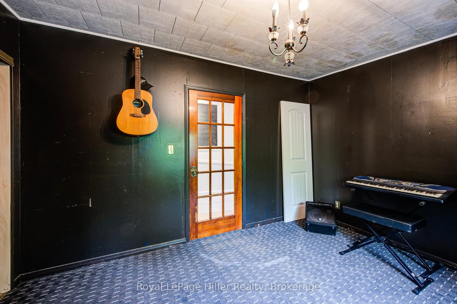 Photo 14 of 174 Birch Street, Perth East, Crystal Lake — HOMEH