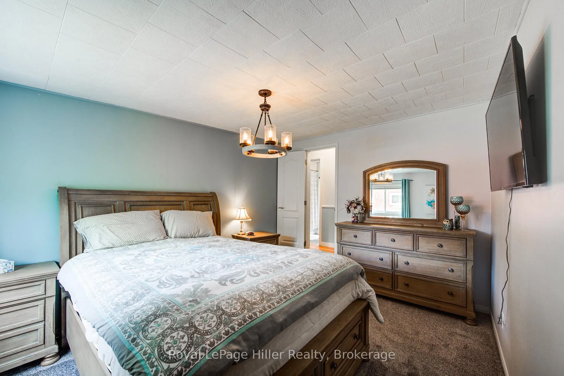 Photo 20 of 174 Birch Street, Perth East, Crystal Lake — HOMEH