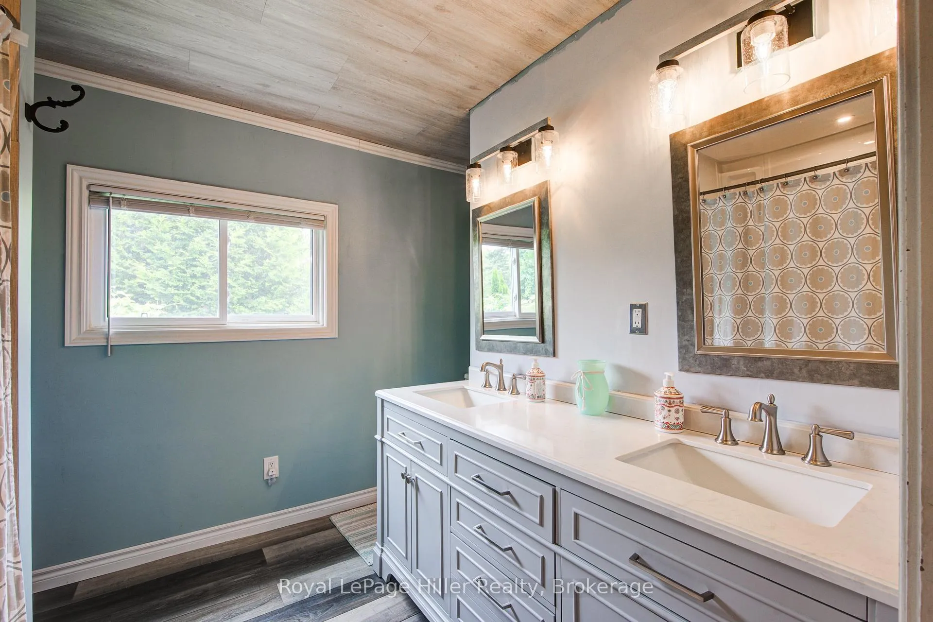 Photo 22 of 174 Birch Street, Perth East, Crystal Lake — HOMEH