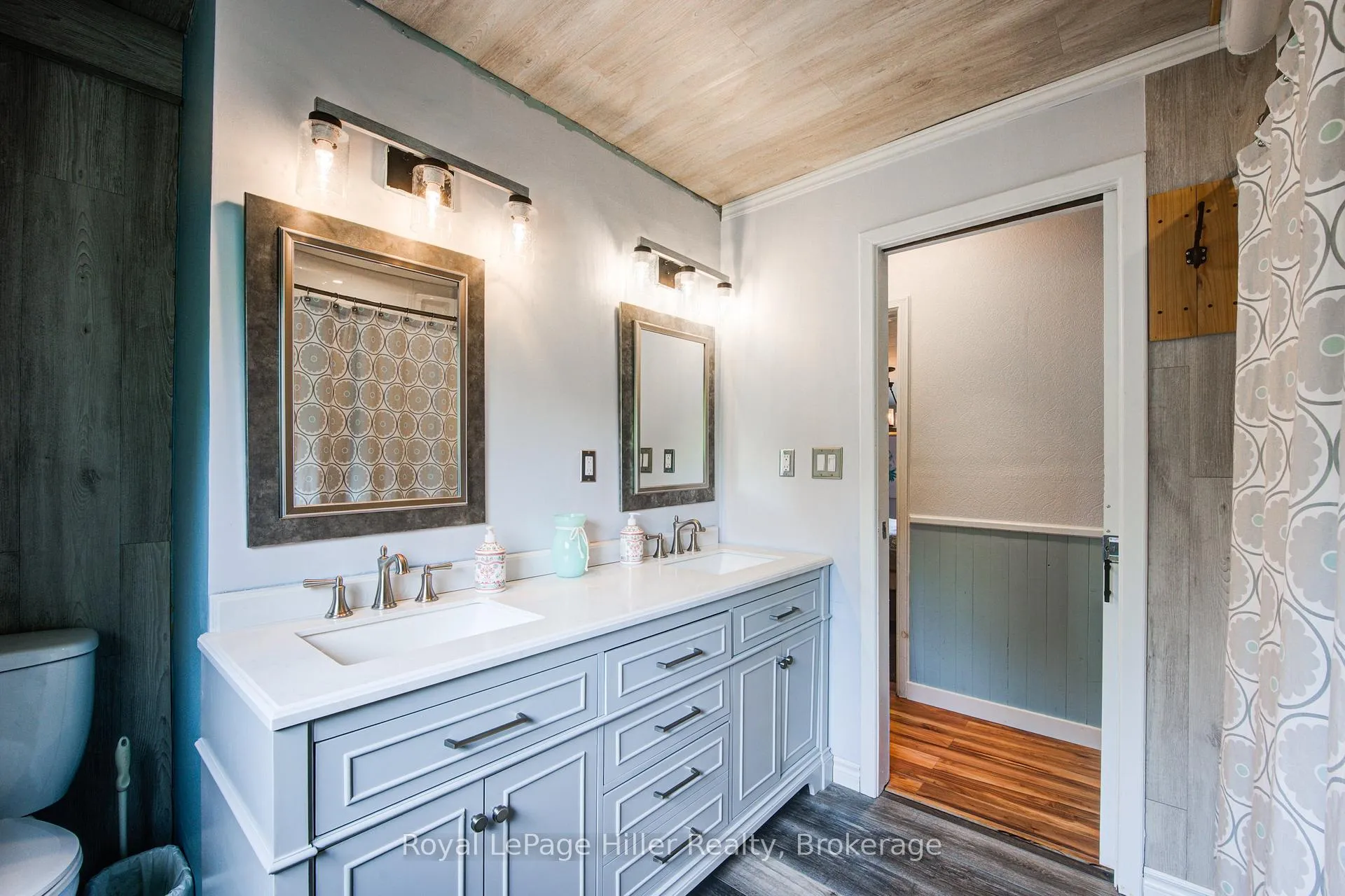 Photo 23 of 174 Birch Street, Perth East, Crystal Lake — HOMEH