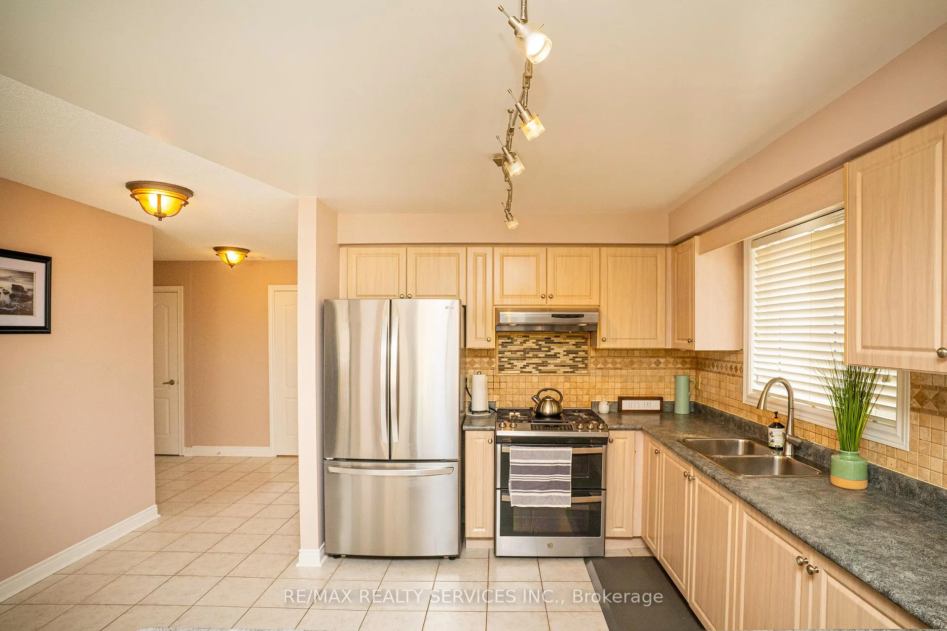 Photo 9 of 44 Edgar Road, Caledon, Bolton East — HOMEH