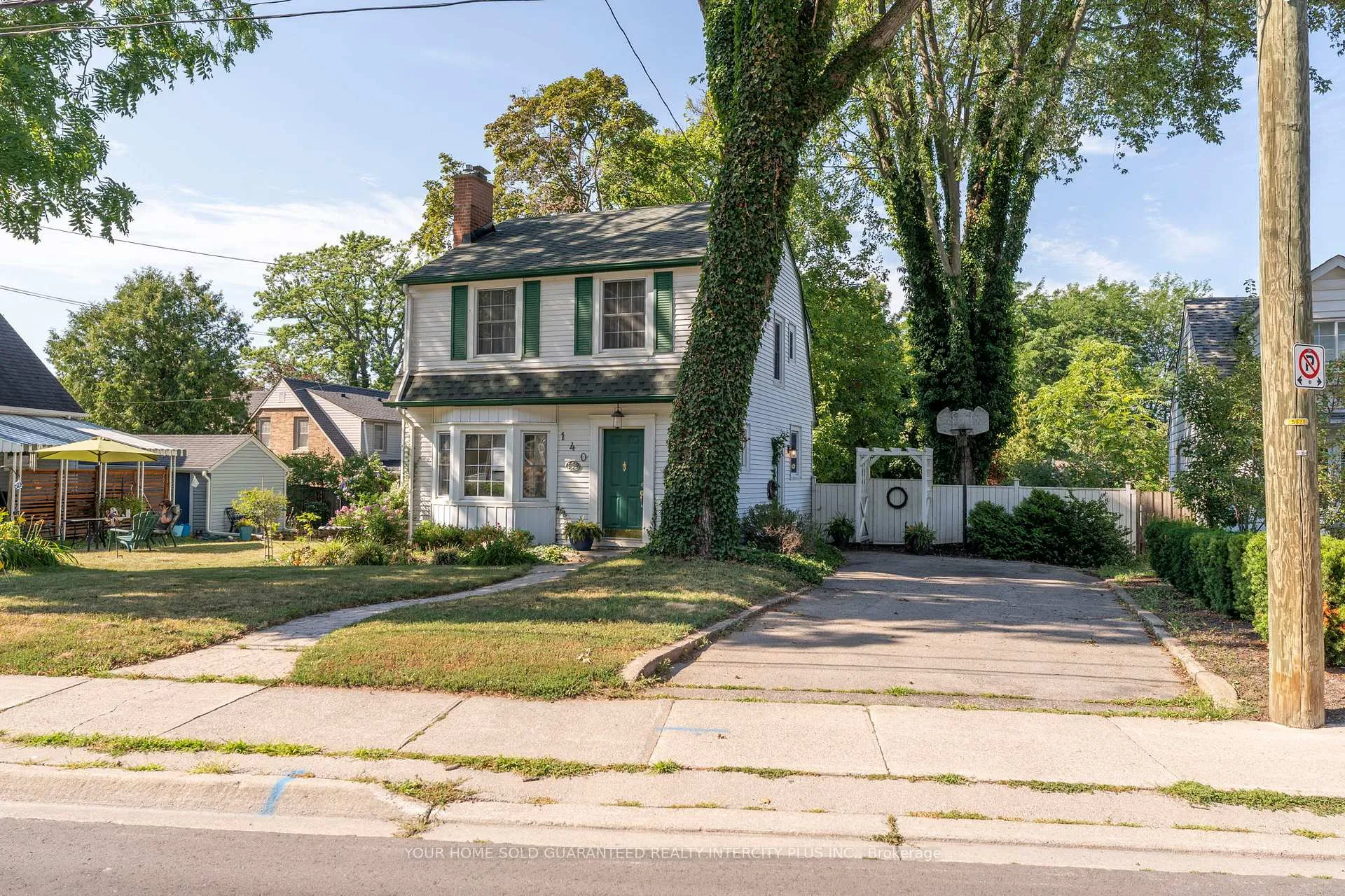 Photo 3 of 140 Main Street W, Grimsby, Grimsby West — HOMEH