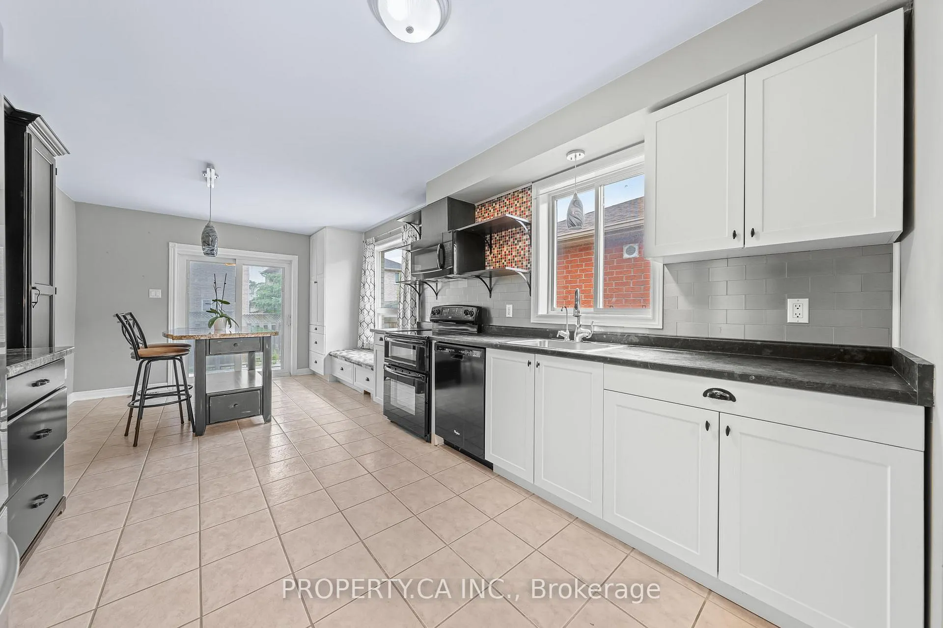 Photo 8 of 23 Kraus Road, Barrie, Edgehill Drive — HOMEH