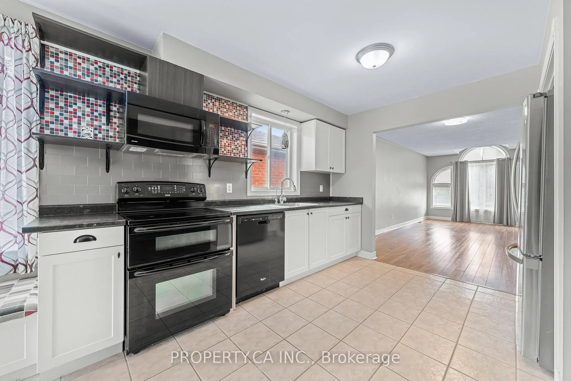 Photo 10 of 23 Kraus Road, Barrie, Edgehill Drive — HOMEH