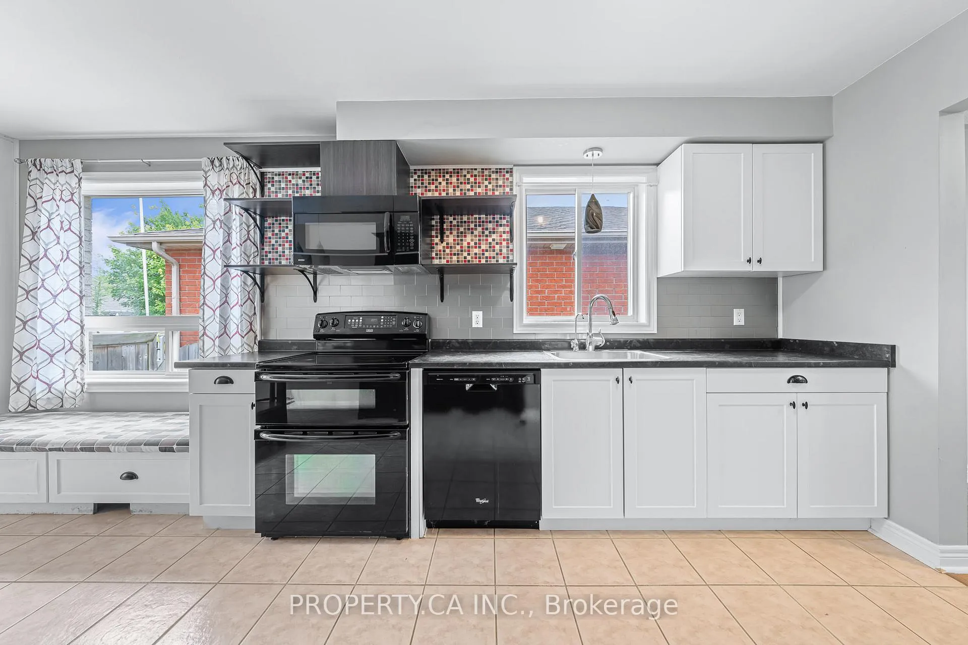 Photo 11 of 23 Kraus Road, Barrie, Edgehill Drive — HOMEH