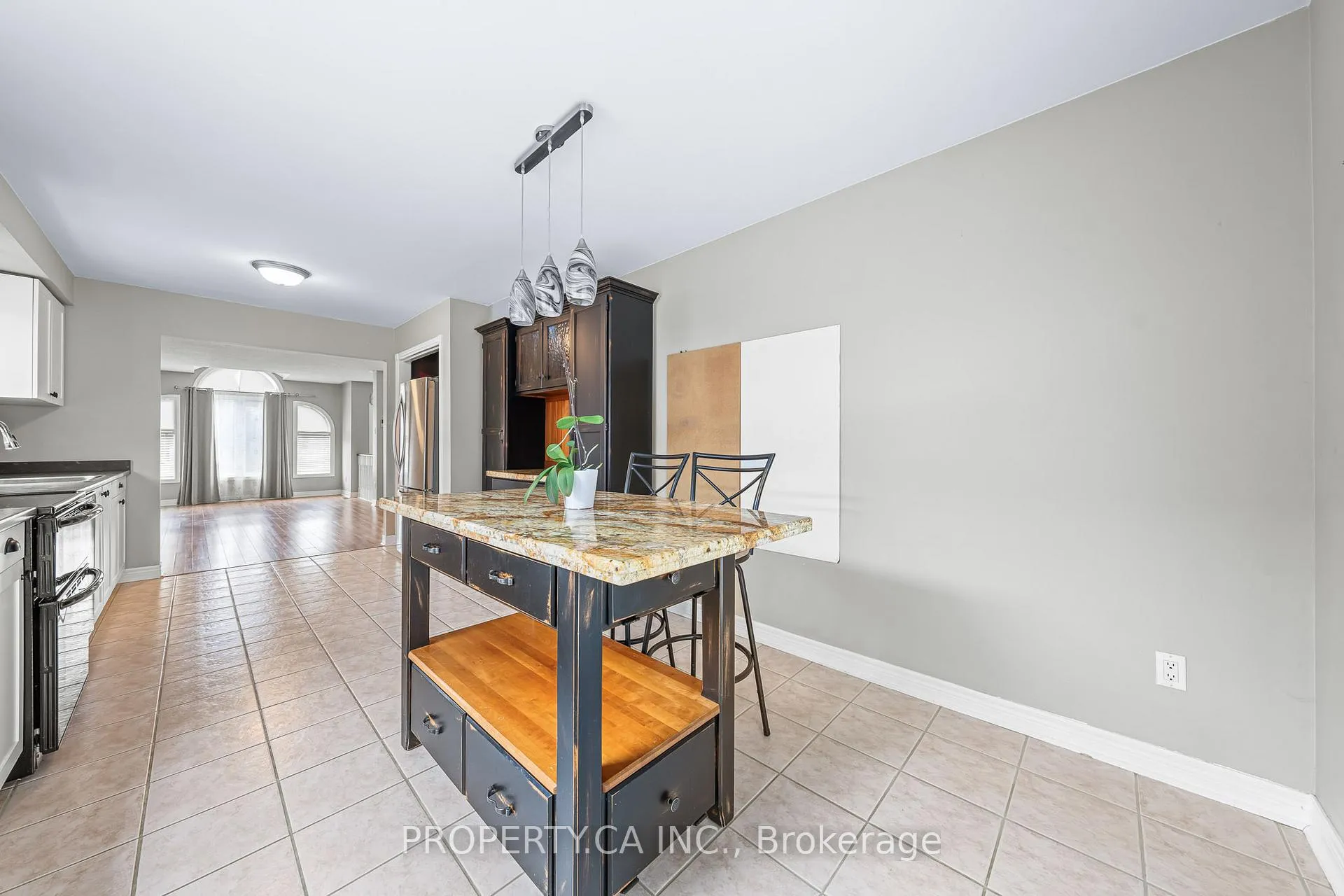 Photo 13 of 23 Kraus Road, Barrie, Edgehill Drive — HOMEH