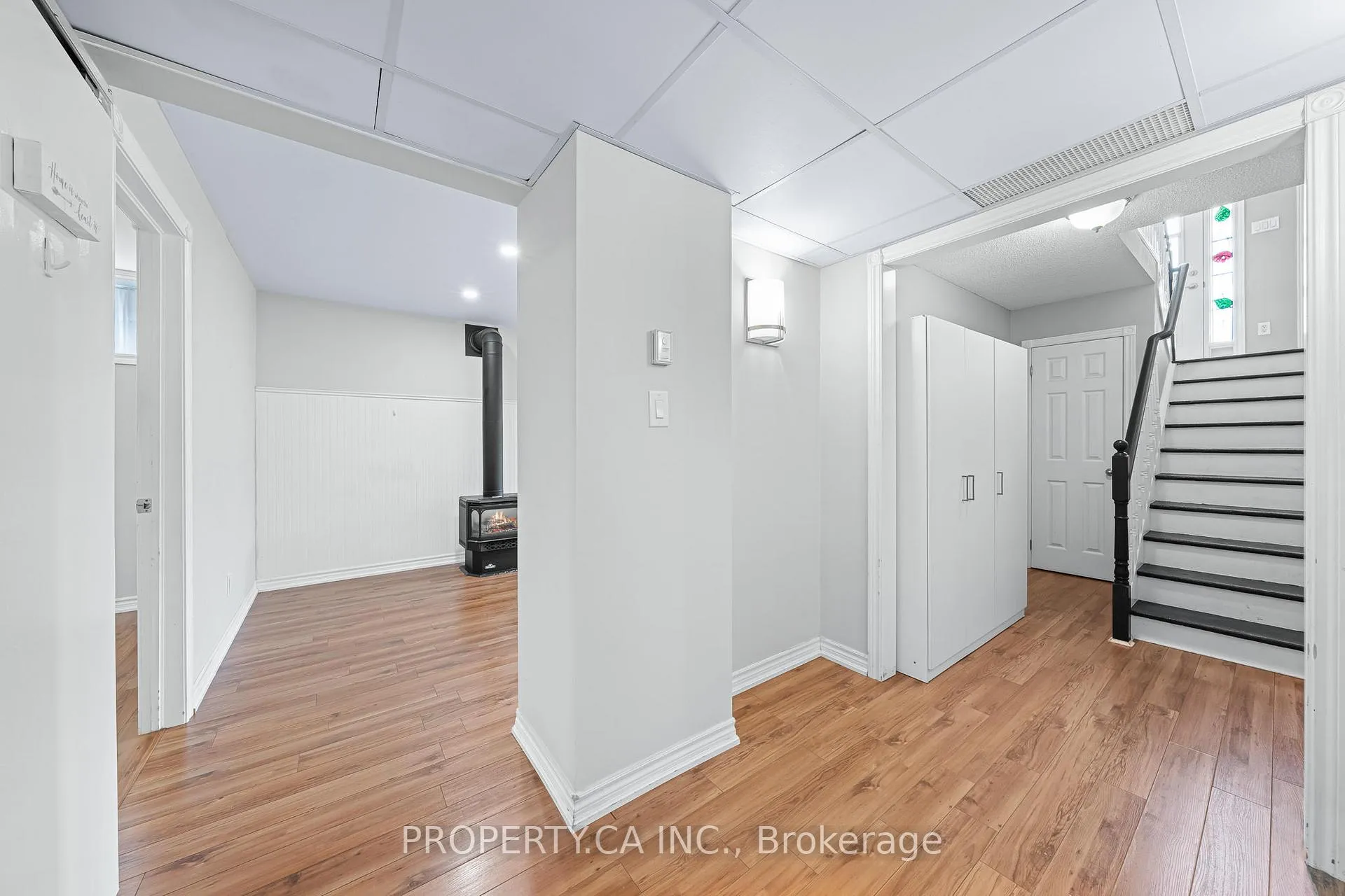 Photo 35 of 23 Kraus Road, Barrie, Edgehill Drive — HOMEH