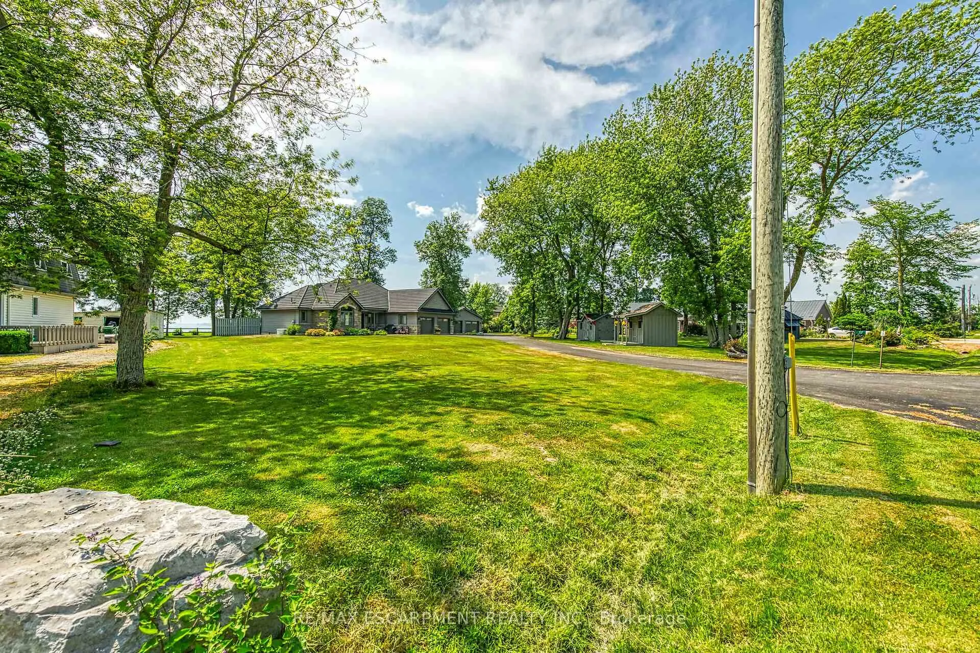 Photo 1 of 17 Bates Lane, Haldimand, Dunnville — HOMEH