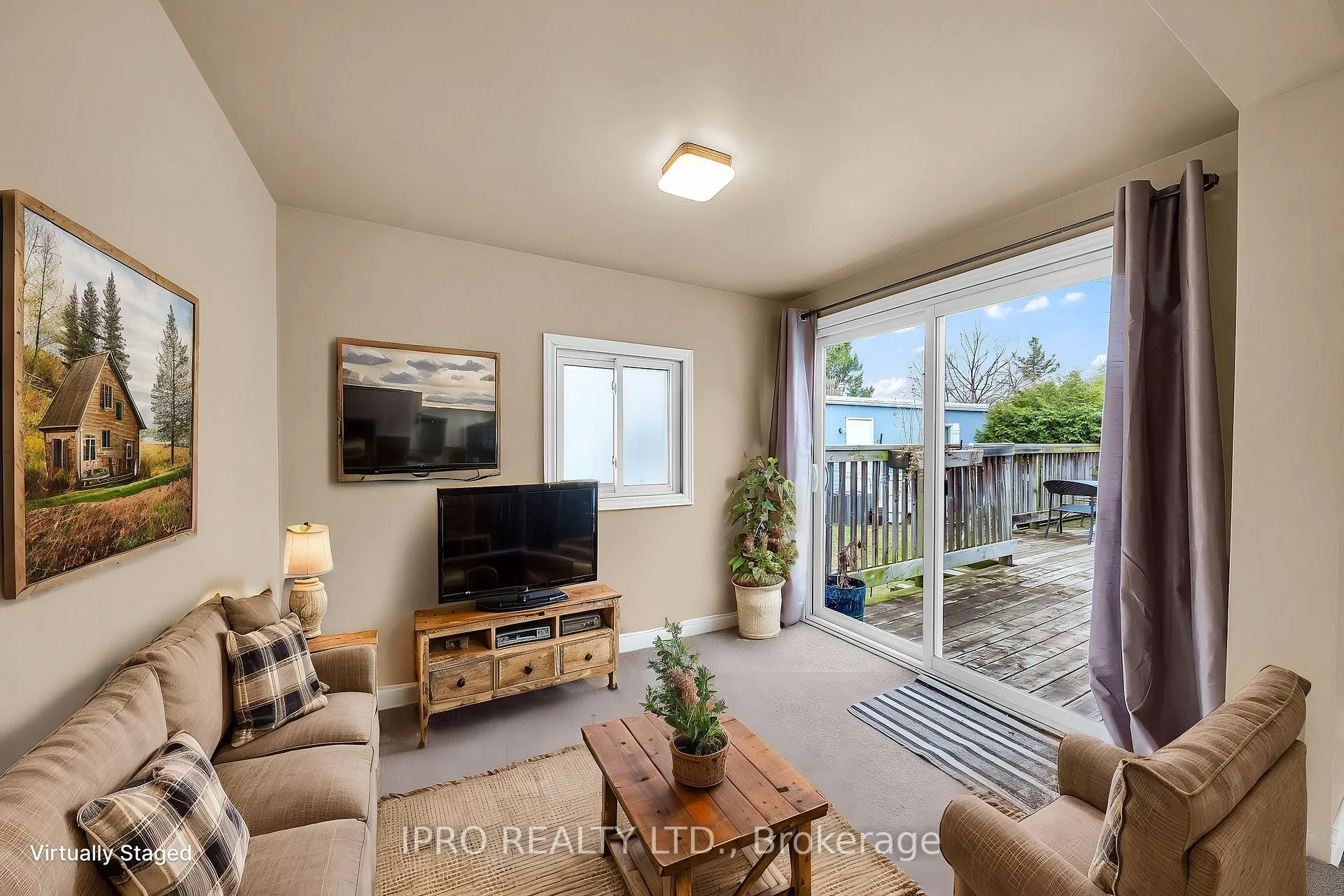 Photo 12 of 137 Maple Crescent, Hamilton, Rural Flamborough — HOMEH