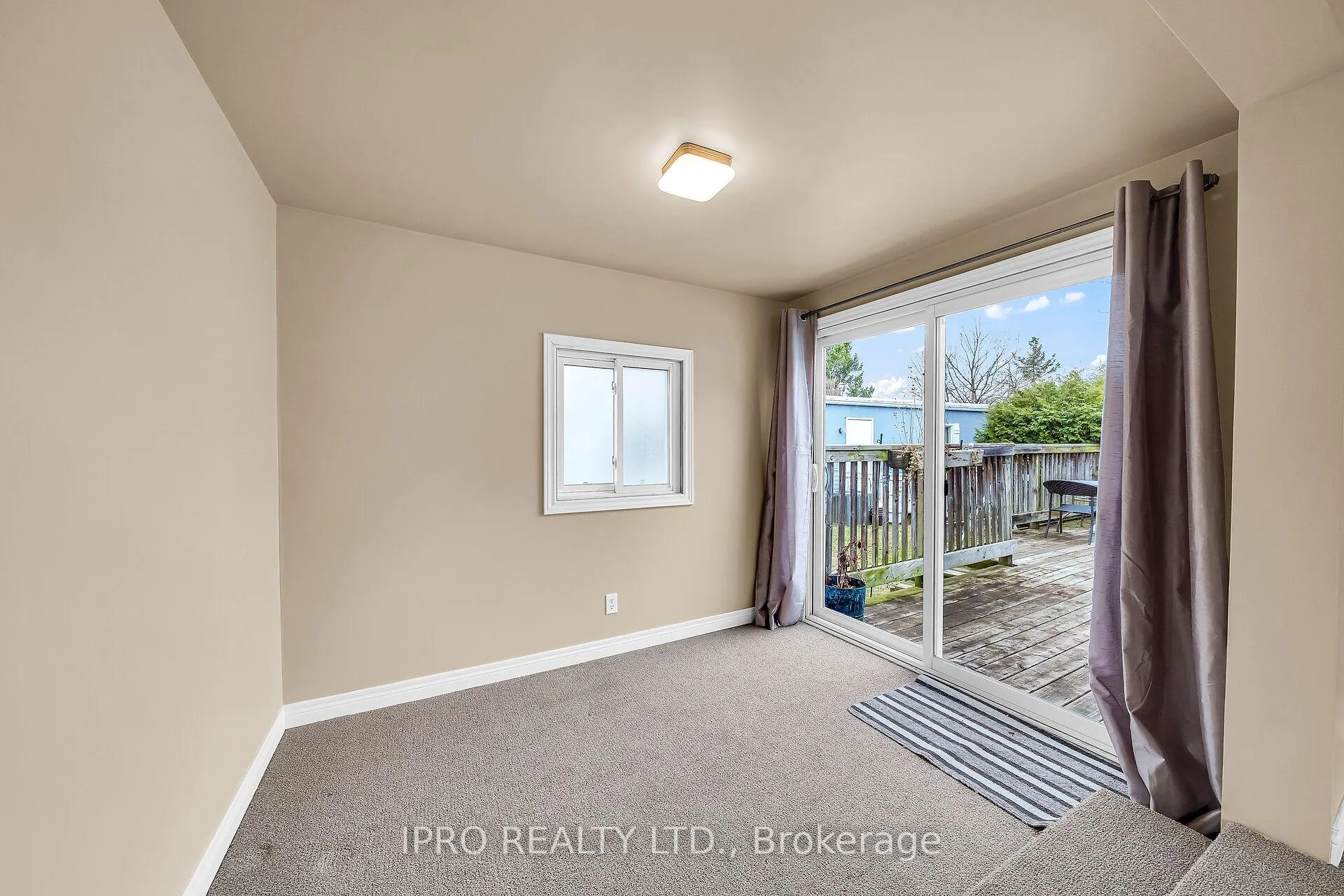 Photo 14 of 137 Maple Crescent, Hamilton, Rural Flamborough — HOMEH
