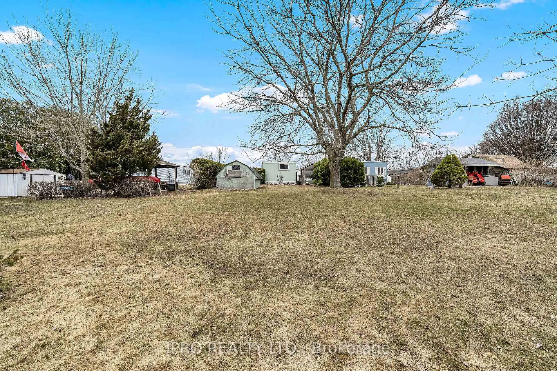 Photo 22 of 137 Maple Crescent, Hamilton, Rural Flamborough — HOMEH