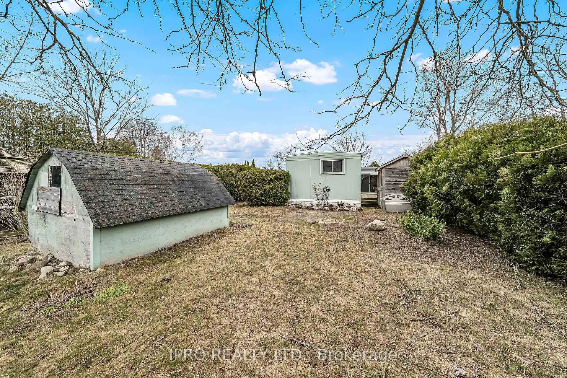 Photo 28 of 137 Maple Crescent, Hamilton, Rural Flamborough — HOMEH