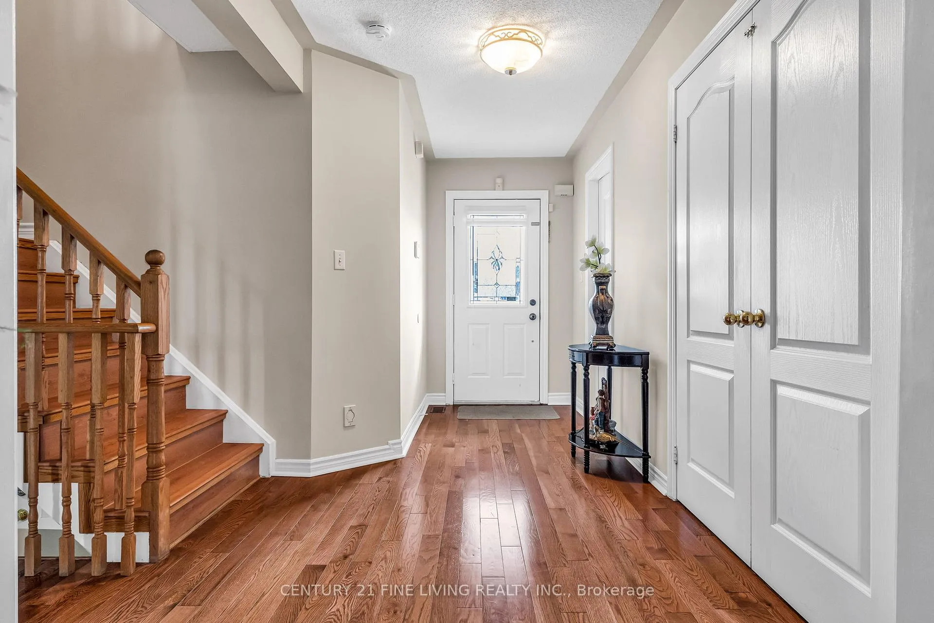 Photo 4 of 8 Jolley Court, Caledon, Bolton East — HOMEH