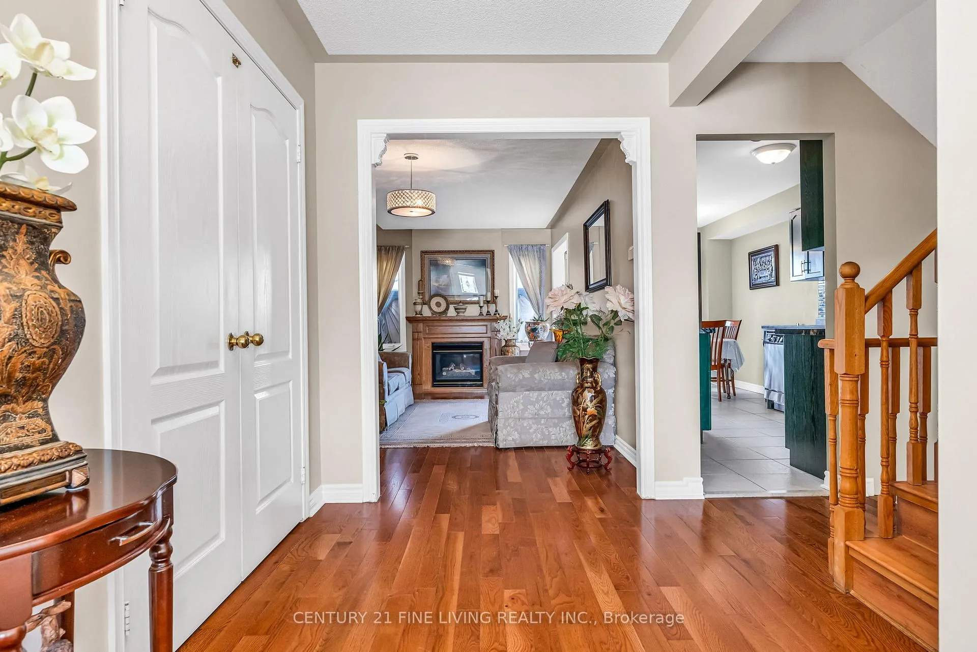 Photo 5 of 8 Jolley Court, Caledon, Bolton East — HOMEH