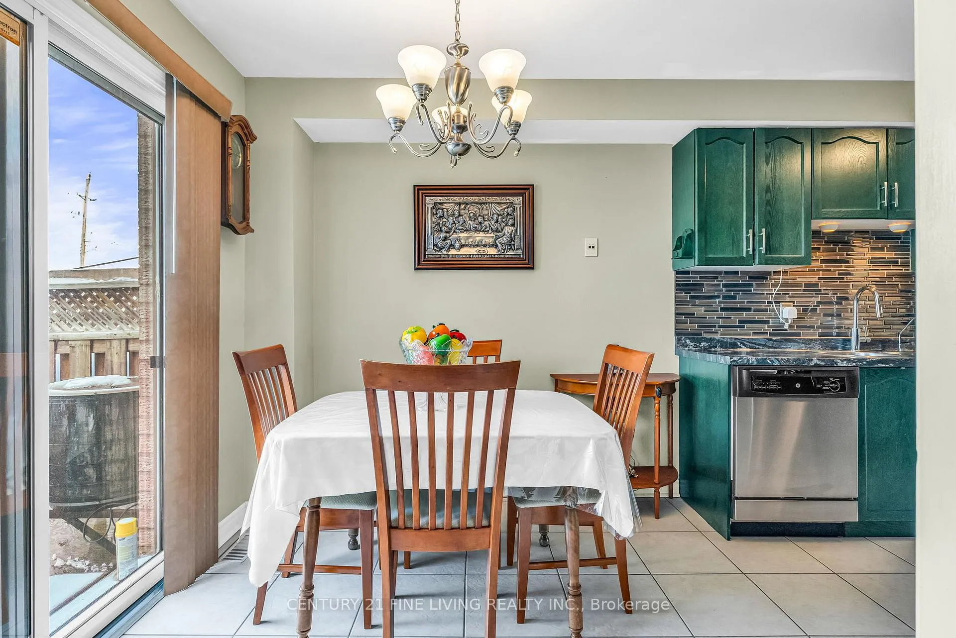 Photo 10 of 8 Jolley Court, Caledon, Bolton East — HOMEH