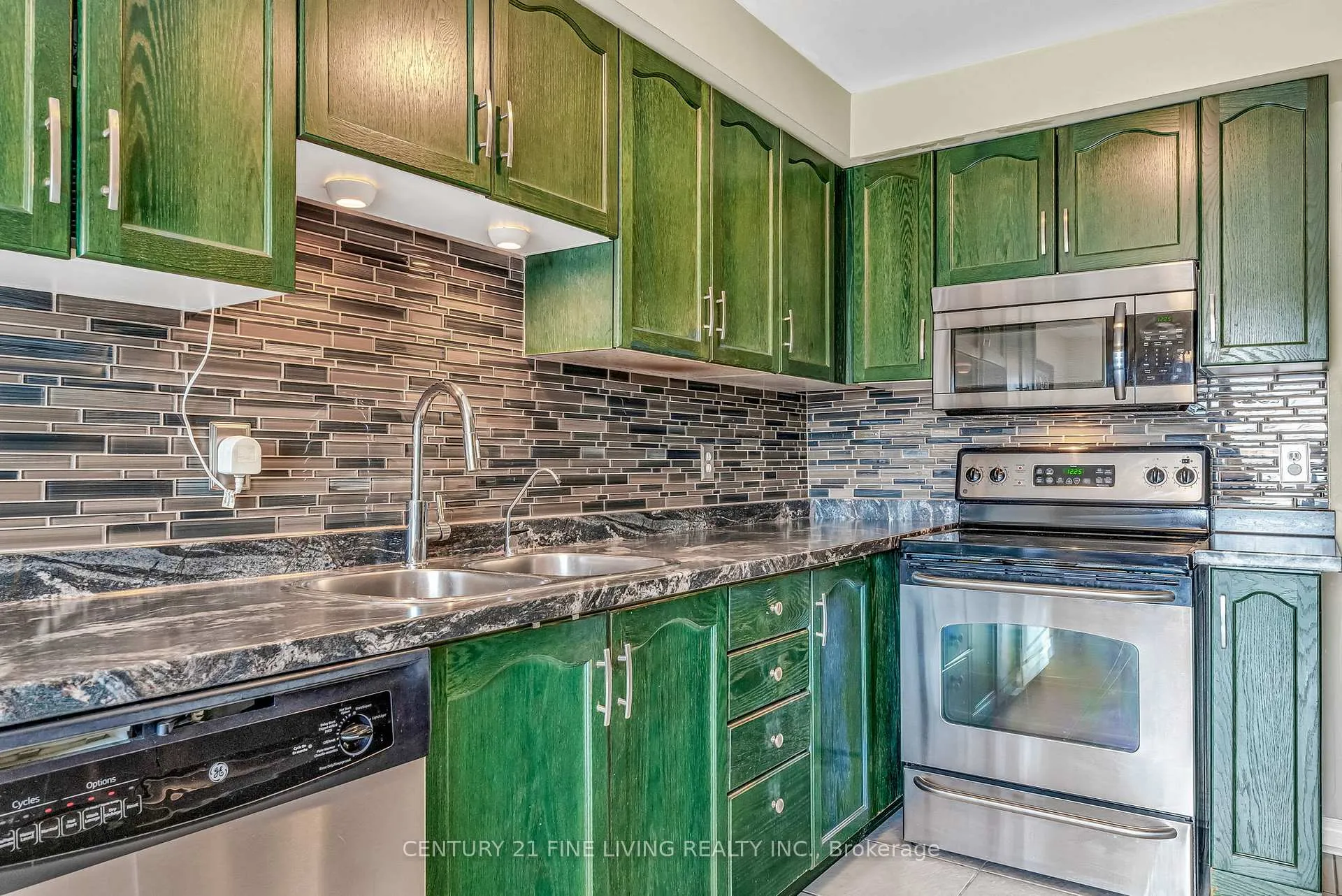 Photo 14 of 8 Jolley Court, Caledon, Bolton East — HOMEH