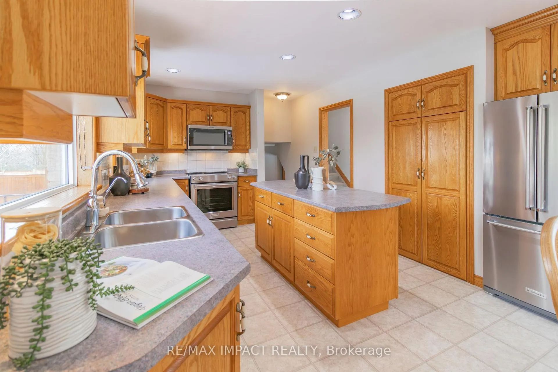 Photo 12 of 5675 Main Street, Clarington, Orono — HOMEH