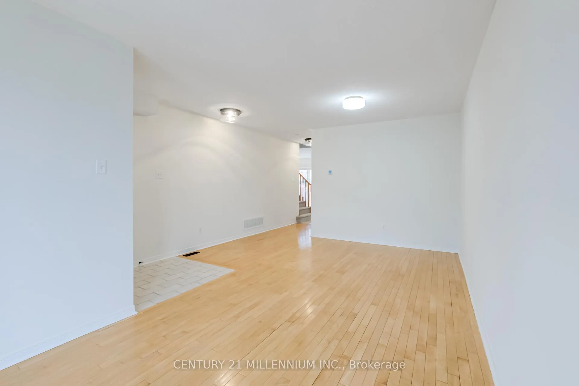 Photo 6 of 118 Timberwolf Crescent, Vaughan, Vellore Village — HOMEH
